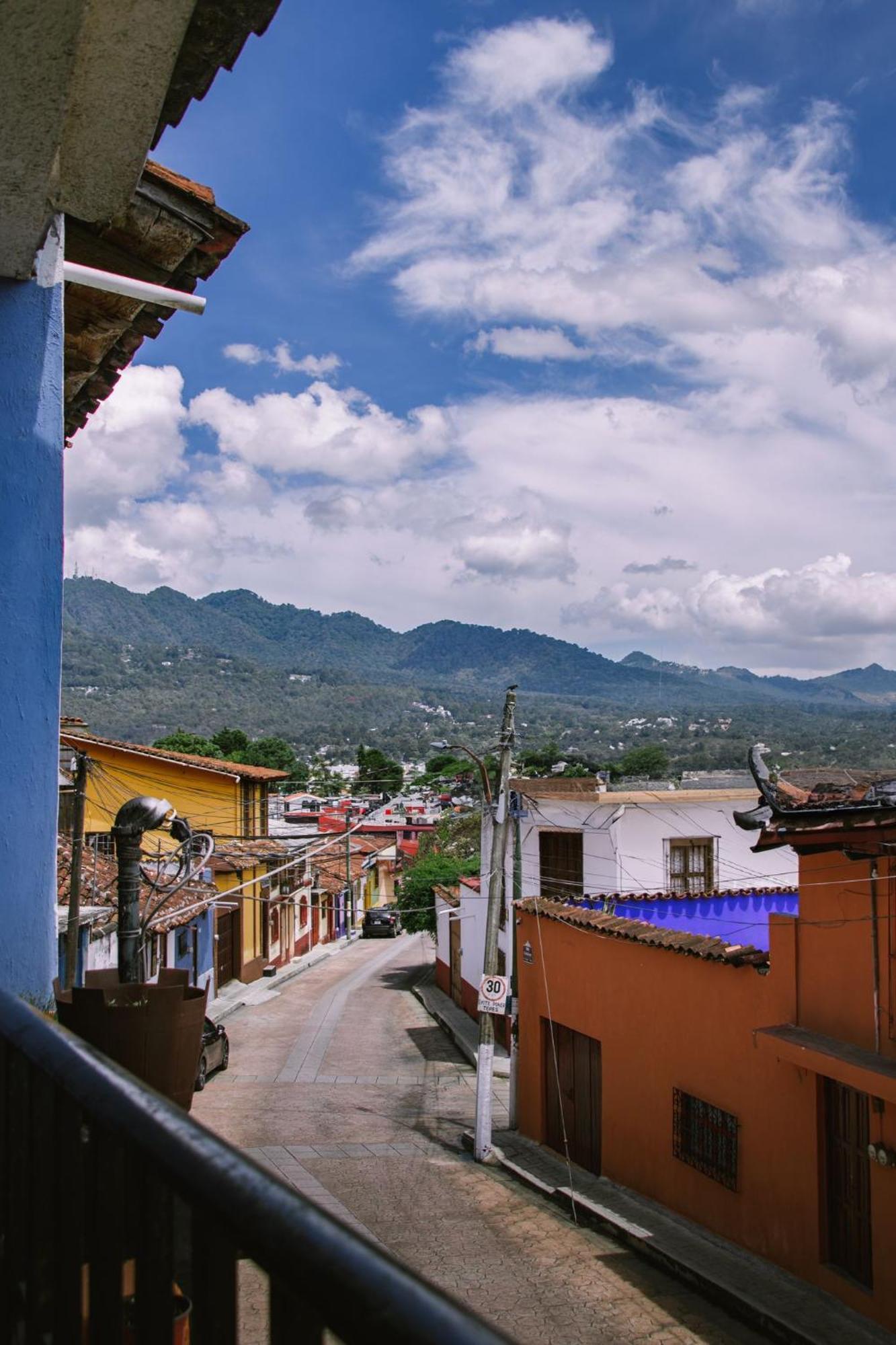 Casa Satoshi Hostel San Cristobal de las Casas Exterior photo